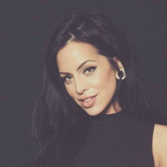 Meet your Posher, Stephanie - Picture 1 of 1